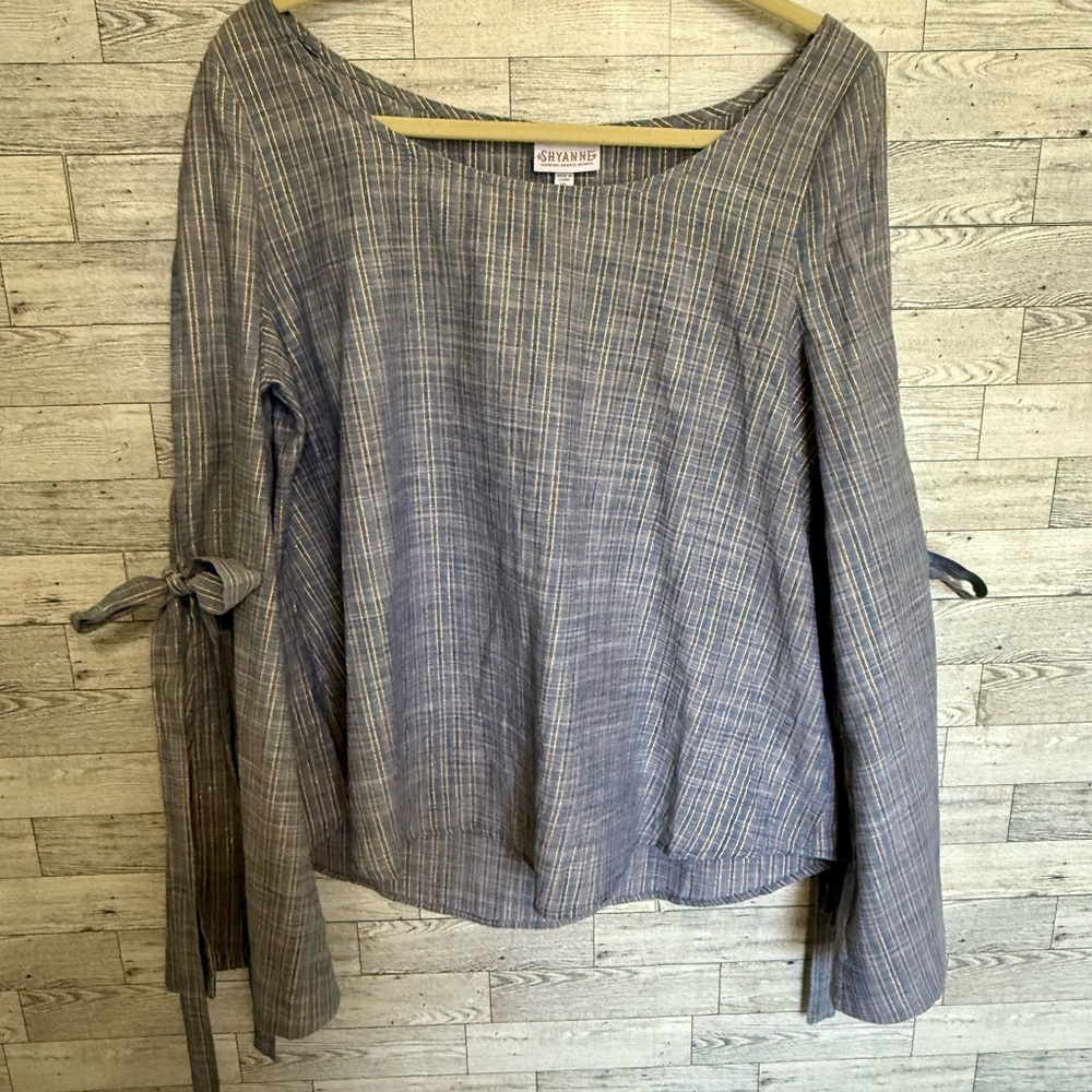 Shyanne Blue & Gold Stripe Top w/Cut Out Bell Tie Sleeves Sz-XLarge Western/Boho